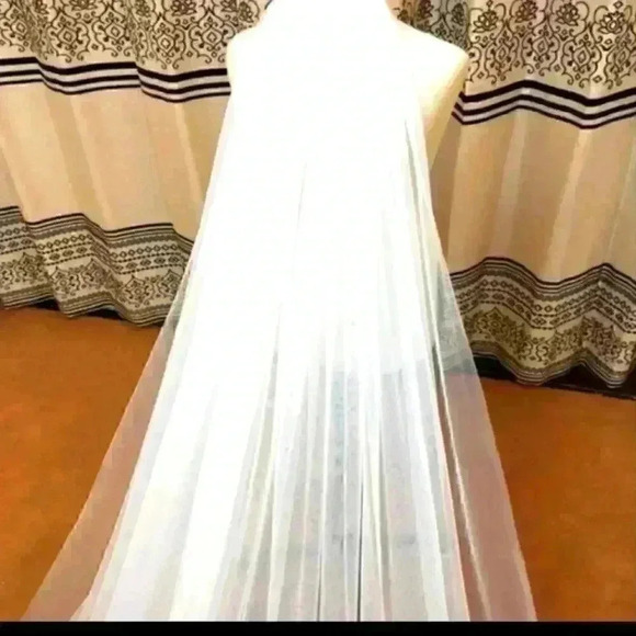 New Veils, White or Ivory - Picture 6 of 16